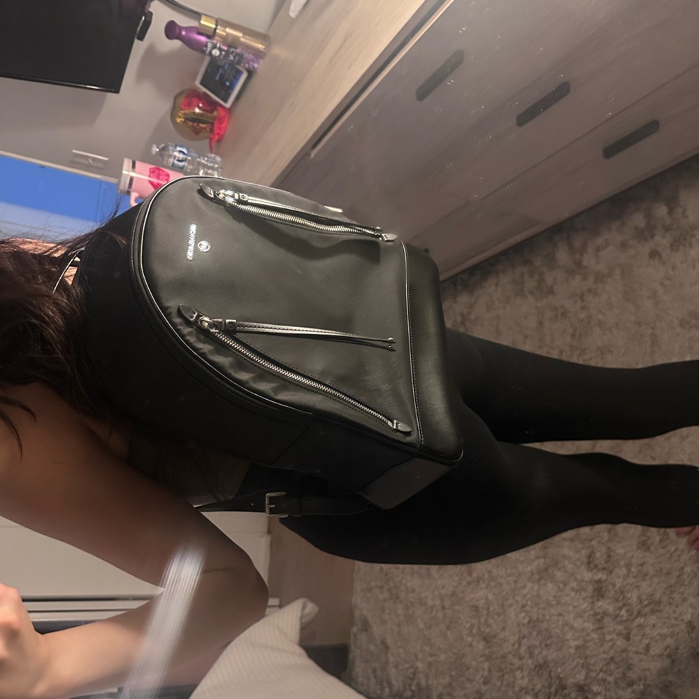 Micheal kors Backpack - Picture 9 of 9